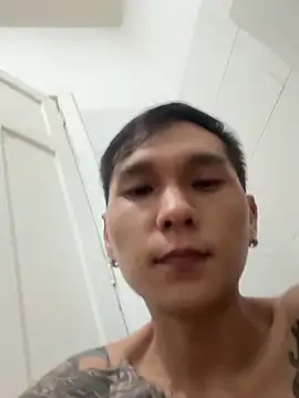 Snapshot of samuelcher chatting on 10-18-25, 02:47 samuelcher online show from 10-18-25, 02:47