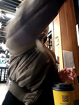 Snapshot of Jessie_Queen_1 chatting on 11-26-25, 08:04 Jessie Queen 1 online show from 11-26-25, 08:04