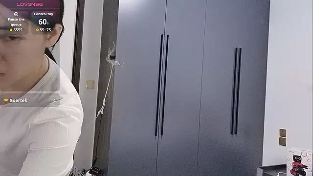 Snapshot of luckckcj chatting on 10-03-25, 08:33 luckckcj online show from 10-03-25, 08:33