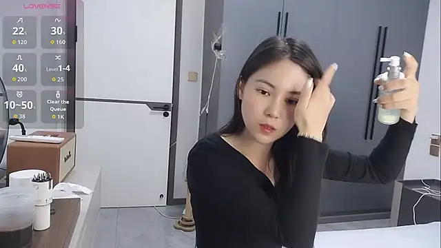 Snapshot of luckckcj chatting on 10-16-25, 02:12 luckckcj online show from 10-16-25, 02:12