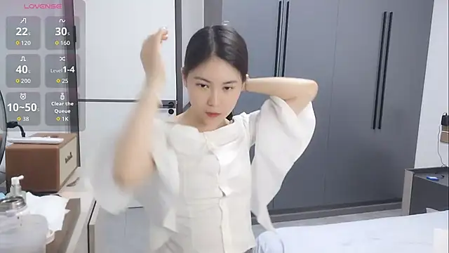 Snapshot of luckckcj chatting on 10-17-25, 04:59 luckckcj online show from 10-17-25, 04:59