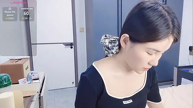 Snapshot of luckckcj chatting on 12-23-25, 09:51 luckckcj online show from 12-23-25, 09:51