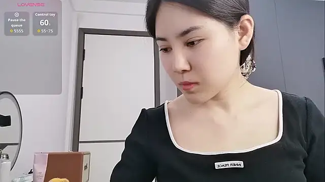 Snapshot of luckckcj chatting on 03-04-26, 08:53 luckckcj online show from 03-04-26, 08:53