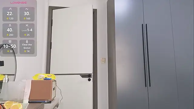 Snapshot of luckckcj chatting on 03-08-26, 05:33 luckckcj online show from 03-08-26, 05:33