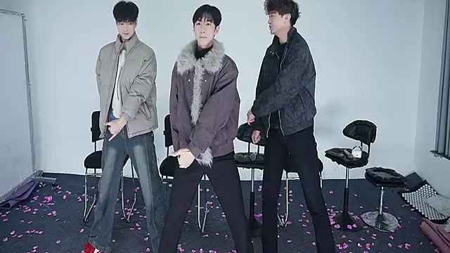 Snapshot of JL-sweetbaby1 chatting on 12-15-25, 11:14 JL-sweetbaby1 online show from 12-15-25, 11:14