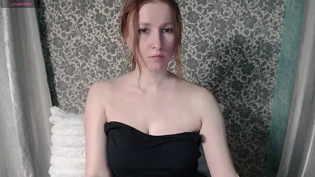 Snapshot of LesanaMagic chatting on 02-13-25, 10:33 LesanaMagic online show from 02-13-25, 10:33