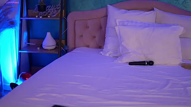 Bella Jonnes online show from 04-29-26, 06:36