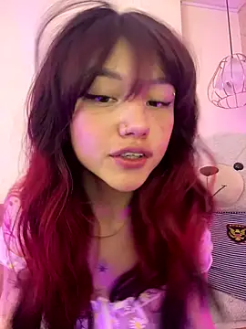 Snapshot of april_bennett chatting on 09-17-25, 01:02 april bennett online show from 09-17-25, 01:02