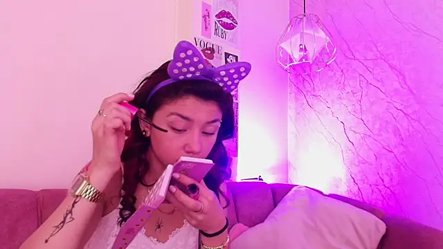Snapshot of april_bennett chatting on 10-16-25, 12:17 april bennett online show from 10-16-25, 12:17