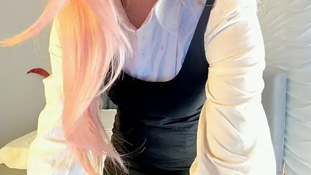 Snapshot of yanyaan chatting on 11-03-25, 03:41 yanyaan online show from 11-03-25, 03:41