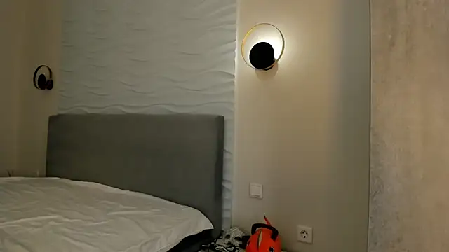 Snapshot of yanyaan chatting on 11-15-25, 03:15 yanyaan online show from 11-15-25, 03:15