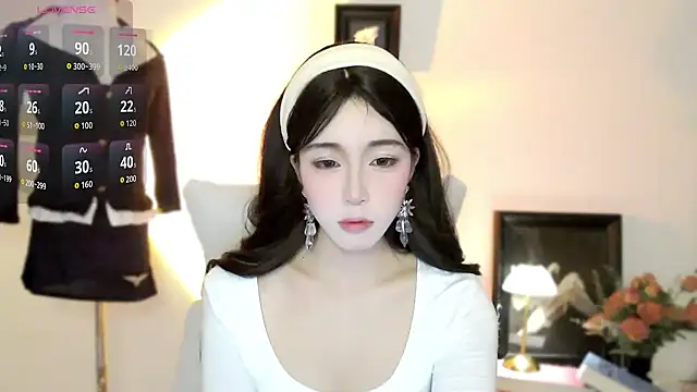 Wfrost0707 online show from 11-02-25, 06:27