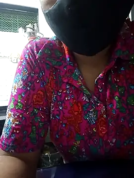 Snapshot of hottie_jenny9 chatting on 09-18-25, 12:23 hottie jenny9 online show from 09-18-25, 12:23