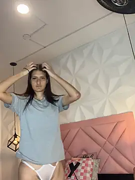 Caroline daring online show from 05-21-26, 01:51