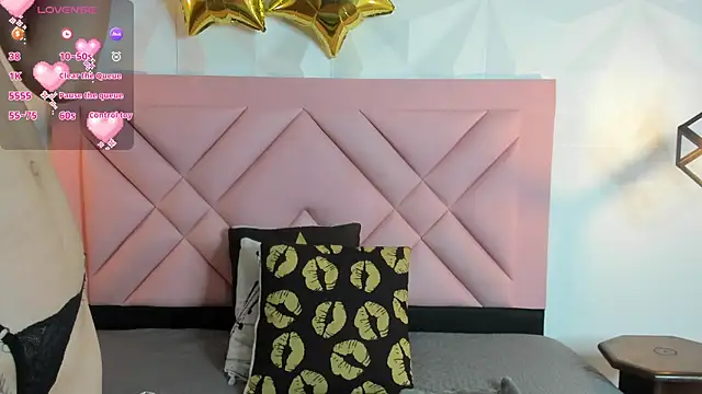 Snapshot of Caroline_daring chatting on 07-16-26, 12:22 Caroline daring online show from 07-16-26, 12:22