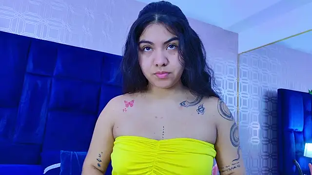 Luna Riddle online show from 10-14-25, 12:17