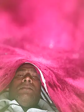 Chanderi19 online show from 12-15-25, 04:44