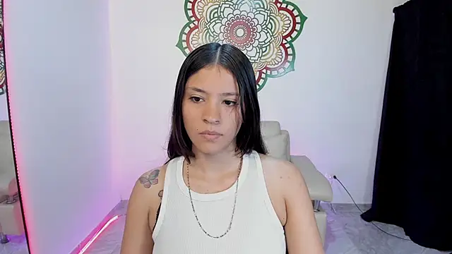 Candy fox 19 online show from 07-22-26, 04:32