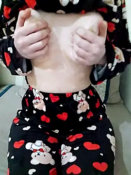 Snapshot of Lamya-dalo3a chatting on 03-07-26, 01:02 Lamya-dalo3a online show from 03-07-26, 01:02