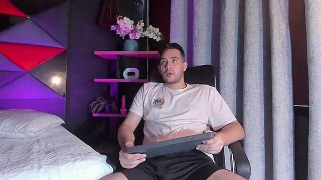 Snapshot of matti_de_lucaa chatting on 09-09-25, 06:40 matti de lucaa online show from 09-09-25, 06:40