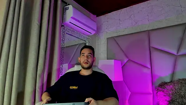 Snapshot of matti_de_lucaa chatting on 09-12-25, 05:35 matti de lucaa online show from 09-12-25, 05:35