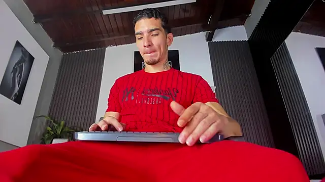 Snapshot of John_Apolo1 chatting on 09-26-25, 12:09 John Apolo1 online show from 09-26-25, 12:09