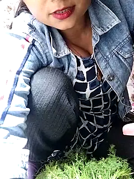 Snapshot of Hot-Pooja25 chatting on 02-02-26, 05:28 Hot-Pooja25 online show from 02-02-26, 05:28