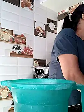 Hot-Pooja25 online show from 04-25-26, 03:09