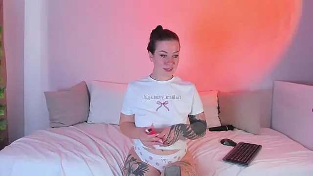 MiaKhallirae online show from 10-23-25, 10:03