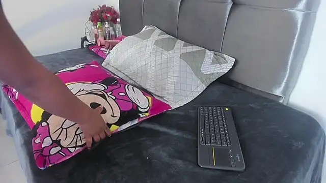 Karol wish online show from 04-27-26, 04:10