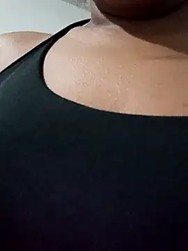 Snapshot of Fernanda005 chatting on 09-18-25, 03:52 Fernanda005 online show from 09-18-25, 03:52