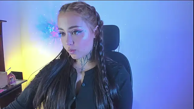 Snapshot of SofiaBermudez chatting on 11-06-25, 01:06 SofiaBermudez online show from 11-06-25, 01:06