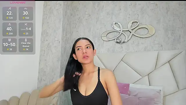 Snapshot of Skylerwhite02 chatting on 12-18-25, 07:53 Skylerwhite02 online show from 12-18-25, 07:53