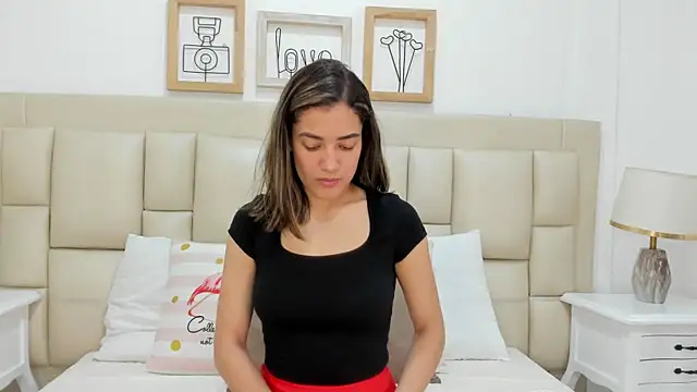 Snapshot of Skylerwhite02 chatting on 02-13-26, 07:54 Skylerwhite02 online show from 02-13-26, 07:54