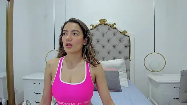 Skylerwhite02 online show from 05-01-26, 03:44