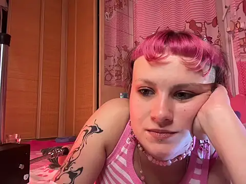 Snapshot of MystiqueRoxy chatting on 09-10-25, 02:44 MystiqueRoxy online show from 09-10-25, 02:44