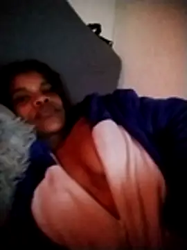 Snapshot of cleoloveisland chatting on 03-25-26, 06:03 cleoloveisland online show from 03-25-26, 06:03