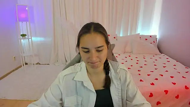 SeraphineClark online show from 10-19-25, 04:46