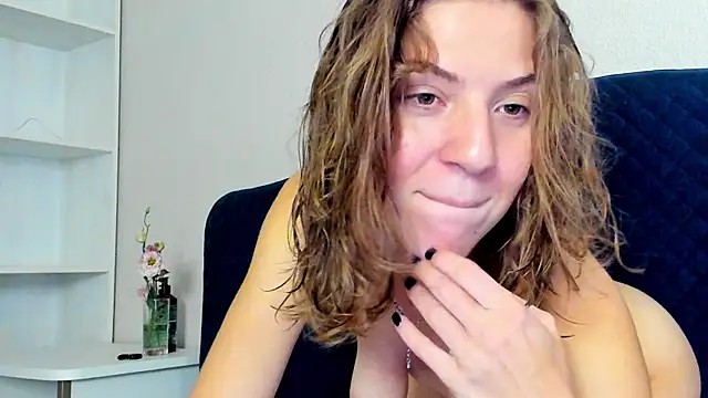 Snapshot of lost_moon chatting on 09-13-25, 03:01 lost moon online show from 09-13-25, 03:01