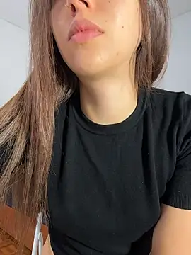 Snapshot of Viithoney chatting on 10-11-25, 07:18 Viithoney online show from 10-11-25, 07:18