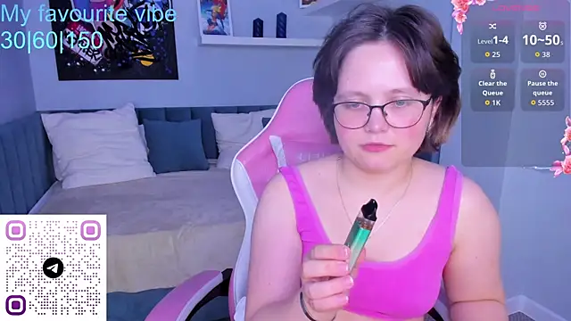 Mila  Cutee online show from 10-19-25, 01:34