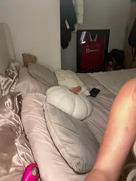 Snapshot of BlondeBetty chatting on 03-06-26, 07:54 BlondeBetty online show from 03-06-26, 07:54