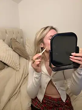 SexySaraxxoo online show from 10-21-25, 05:13