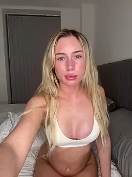 SexySaraxxoo online show from 03-22-26, 08:23