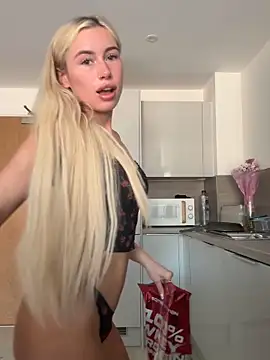 Snapshot of SexySaraxxoo chatting on 05-26-26, 10:44 SexySaraxxoo online show from 05-26-26, 10:44