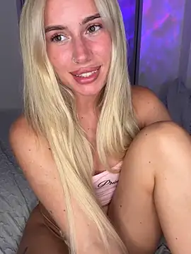 Snapshot of SexySaraxxoo chatting on 06-02-26, 11:18 SexySaraxxoo online show from 06-02-26, 11:18