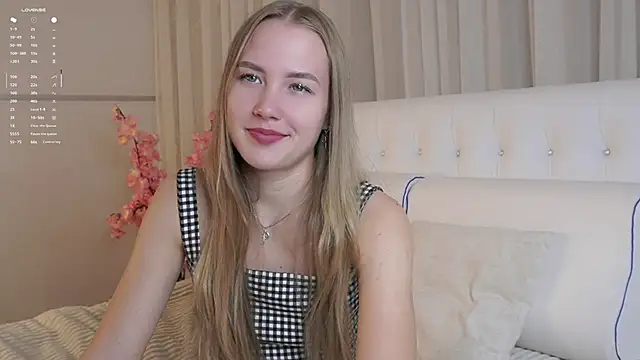 Snapshot of AlbaMesick chatting on 10-01-25, 11:38 AlbaMesick online show from 10-01-25, 11:38