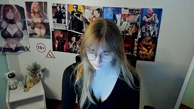 Snapshot of NeyliDream chatting on 10-09-25, 12:47 NeyliDream online show from 10-09-25, 12:47