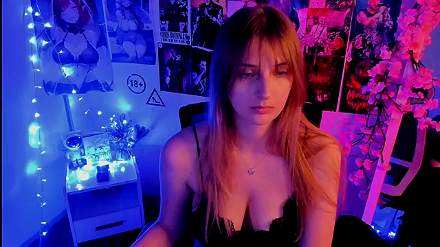 Snapshot of NeyliDream chatting on 11-13-25, 04:17 NeyliDream online show from 11-13-25, 04:17