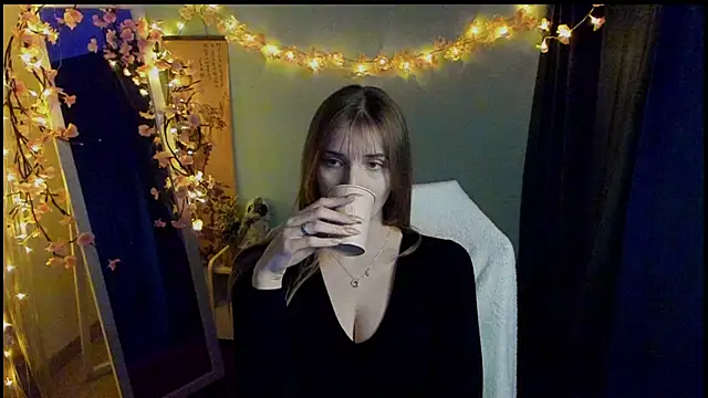 Snapshot of NeyliDream chatting on 03-07-26, 01:52 NeyliDream online show from 03-07-26, 01:52